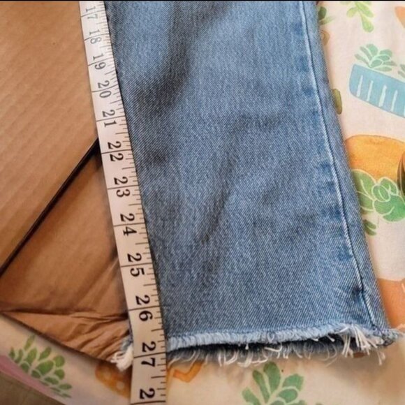 Levi's Premium Wedgie Jeans Size 30 Straight Fit Raw Hem Button Fly High Rise - Picture 12 of 12